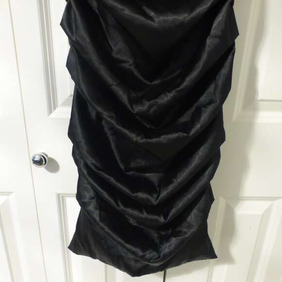 LE CHATEAU black silky satin ruched cocktail party midi dress - Picture 5 of 10